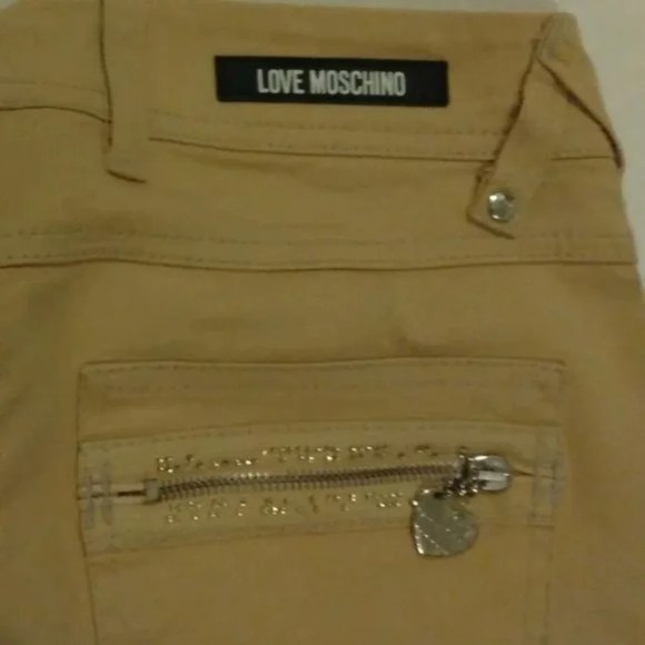 ❤️NWOT LOVE MOSCHINO TAN RHINESTONE HEART ZIPPER PULLS GIN FIZZ JEANS SZ 10 - Picture 1 of 9